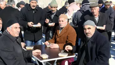 Kaymakam Tanrıkulu'ndan Cami Cemaatine Aşure