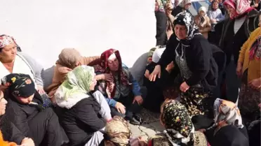 Kaza Kurbanları Yan Yana Toprağa Verildi