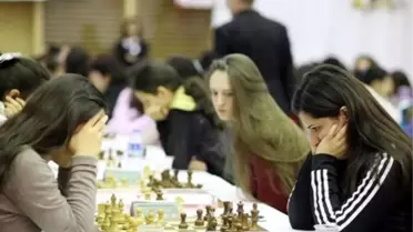 Satrançta Şampiyon Kübra Öztürk Oldu