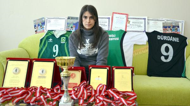 Yıldız Voleybolcuya Menisküs Nakli Yapılacak