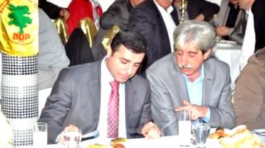 Selahattin Demirtaş İzmir'de Hükümeti Eleştirdi