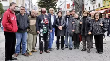 Yine Tek Başına Eylem Yaptı