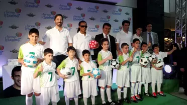 Aydınlı Efe Figo ve Davids ile Maç Yaptı