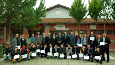 Başarılı Kursiyerler Belgelerini Aldı