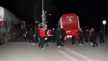 Samsunspor Otobüsüne Tren Çarptı: 2 Futbolcu Hafif Yaralandı