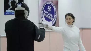 Aslıhan,Eskrim'le Ülkemize İlkleri Yaşattı
