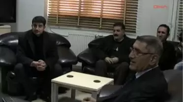 Hakkari'de Hastane Ziyaret Eden BDP'li Kurt, Hastalara Moral Verdi