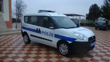 Kaplan Ailesi Emniyete Araç Hediye Etti