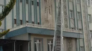 Erkek Öğrenci Yurdundaki Yangın Korkuttu