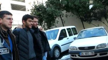 Kadir Çöpdemir'i Soydular