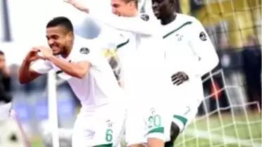 Tarzan Timsah'a Yem Oldu!