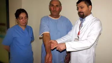 Öpüşen Balonlarla Kurtuldu