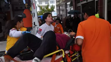 Anne, En Mutlu Gününde Otomobilin Altında Kaldı