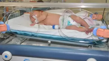 5 Günlük Bebek Cami Avlusuna Terk Edildi