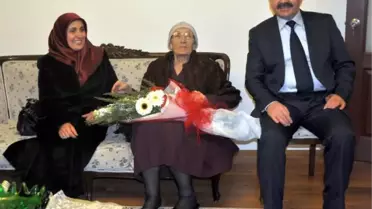 Başkan ve Eşinden, İlk Başkanın Eşine Ziyaret