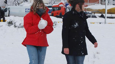 Cankurtaran'da Kar Sürücülere Çile, Turiste Eğlence