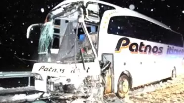 İki Otobüs Kafa Kafaya Çarpıştı: 21 Yaralı