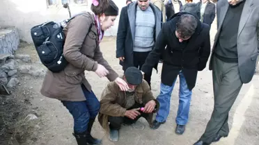 Emirhan Dede Kimliksiz Yaşlandı