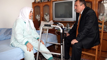 Başkan Yılmaz'ın Hasta Ziyaretleri Sürüyor