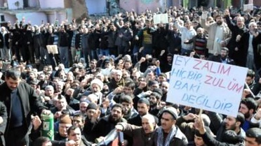 Kuran Yakma Olayı Pakistan'da da Protesto Edildi