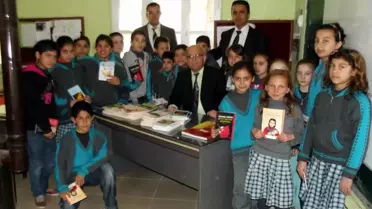 Yazar Aydın'dan Yeşilova Köyünde İmza Günü