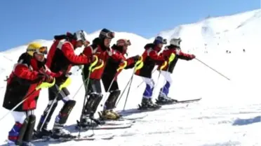 Erzurum'da Uluslar Arası Kayak Yarışları Hız Kesmiyor