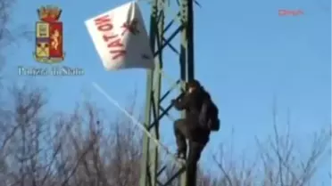 Eylem Yaparken Komalık Oldu