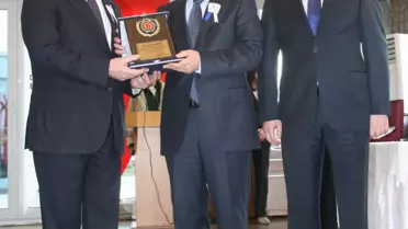 Kocaeli'nin Vergi Rekortmenleri Plaketle Ödüllendirildi