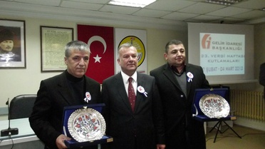 Malkaralı İş Adamlarına Vergi Dairesinden Ödül