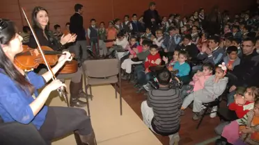 Depremzede Öğrencilere Moral Konseri