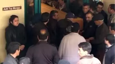 Trafik Kazasında Kardeşini ve Eşini Kaybetti