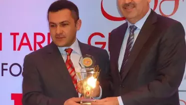 Erzurumlu Genel Müdür Kutlu'ya Ödül