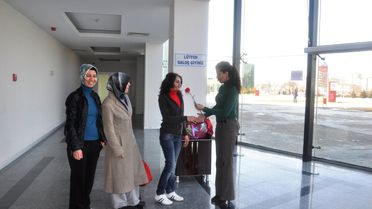 Kadınlar Olimpik Havuzu Gün Boyu Doldurdu