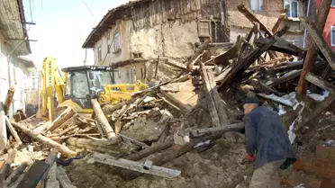 Yağış Simav'da Ev Yıktı