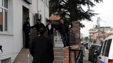 Hala ve Eniştesini Vurdu Sonra İse...