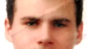 Yamaç Paraşütçüsü Elektrik Tellerine Takıldı