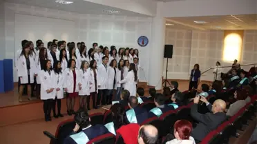 (Düzeltme) Beyaz Önlük Giydiler