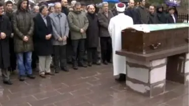 Yılmaz Erdoğan, 'Sürahi Nine'sini Kaybetti