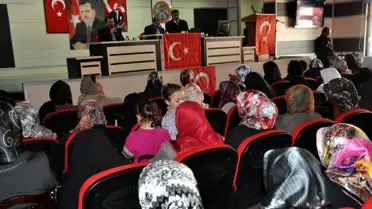 AK Parti Kadın Kolları 18 Mart Çanakkale Şehitlerini Andı