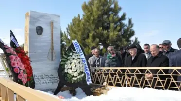 Aşık Veysel, Mezarı Başında Anıldı
