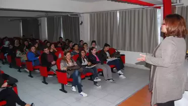 Kula'da Öğrencilere Sağlık Semineri