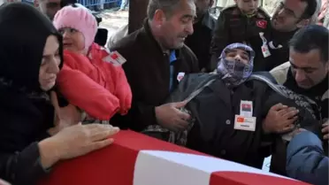 Şehit Uzman Çavuş'u, Erzurum'da 20 Bin Kişi Uğurladı