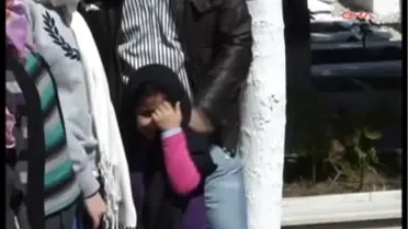 Şehit Babası Oğlunun Nişanlısına Sarılarak Acısını Paylaştı