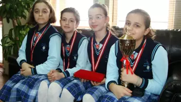 TOKİ İlköğretim Okulu Masa Tenisi Takımından Kaymakam Malğaç'a Ziyaret
