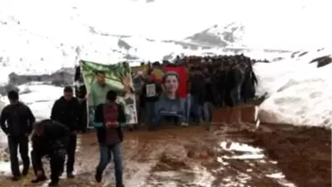 Öldürülen Kadın PKK'lı Toprağa Verildi