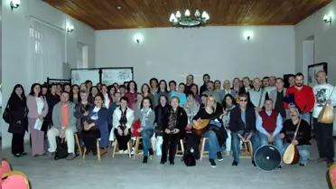 AB'li Öğrenciler Türk Halk Müziği Dinledi