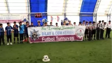 Halı Sahada Şehit Edilen Polis ve Eşi Adına Turnuva Düzenlendi