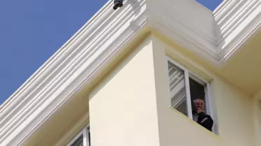 Seyyar Satıcının İntihar Şovu