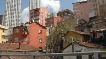 Elektrik Zammının Ardından Tasarrufa Yönelen Vatandaşlardan 'Sokak Lambası' Tepkisi