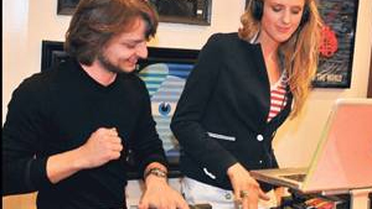 'Carolin' Dj Oldu